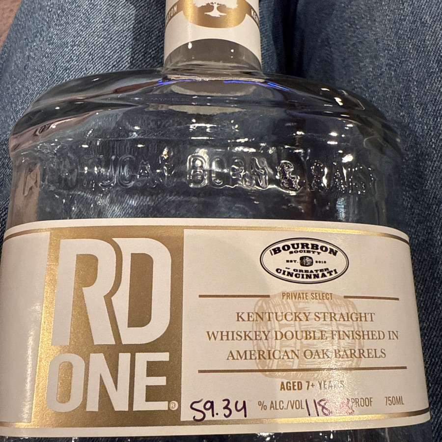 RD One Kentucky straight whiskey double finished in American oak barrels