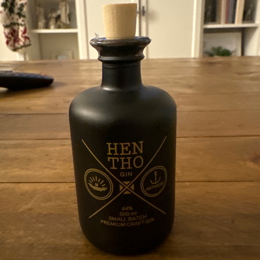 Hentho Gin