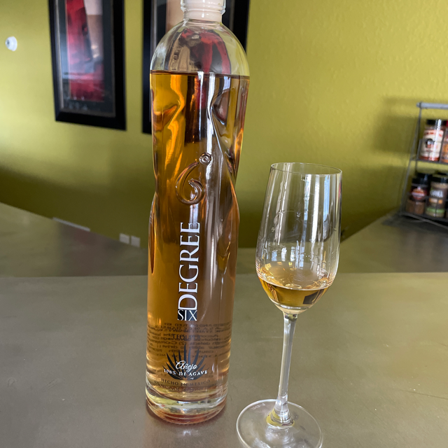 6 Degree Añejo