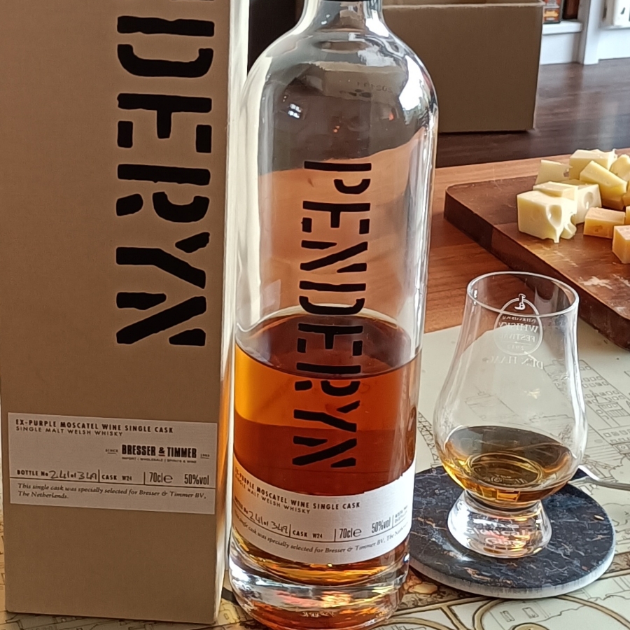 Ex-purple moscatel wine single cask