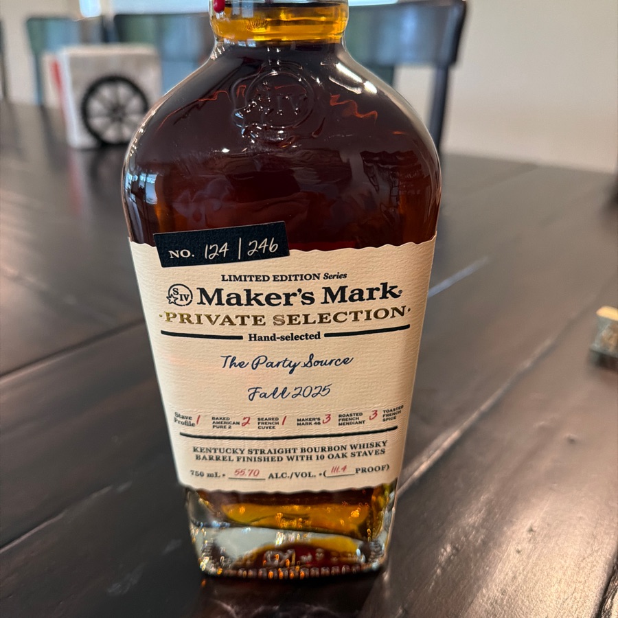 Maker's Mark Private Selection Kentucky Straight Bourbon Whisky Barrel Finished with 10 Oak Staves
