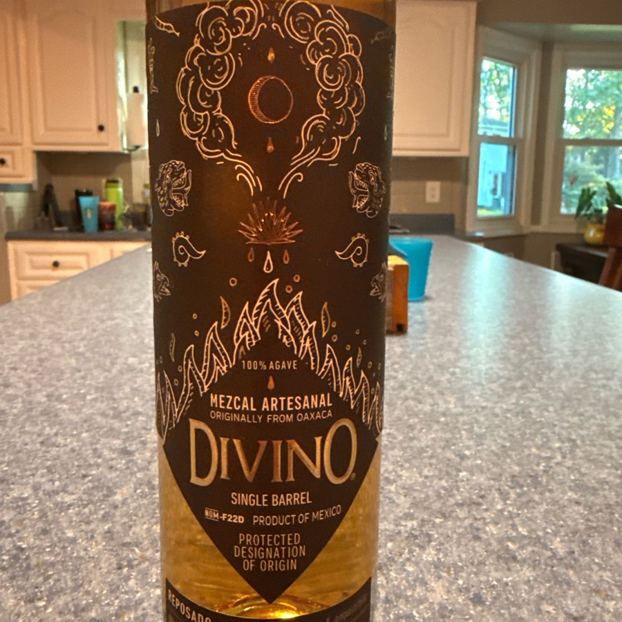 Divino Artesianal Single Barrel Mezcal