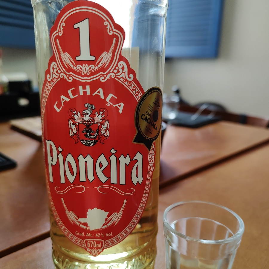 CACHAÇA PIONEIRA OURO JEQUITIBÁ AMBURANA