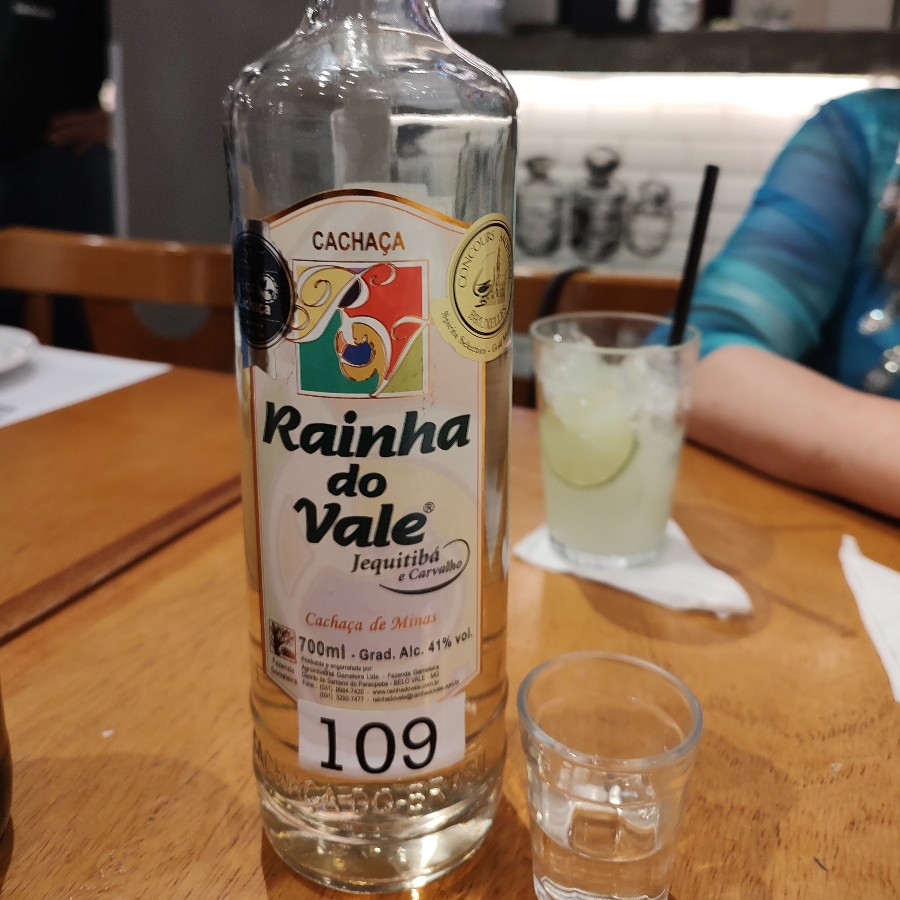 CACHAÇA RAINHA DO VALE JEQUITIBÁ E CARVALHO