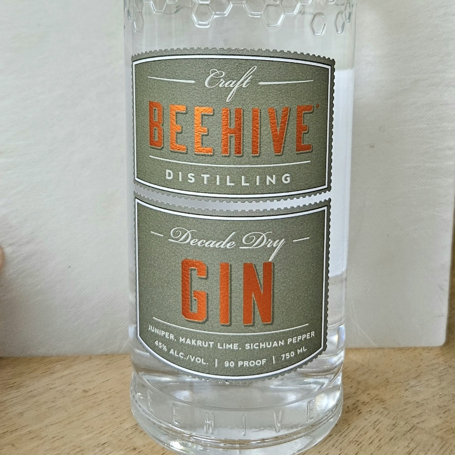 Beehive Distilling, Decade Dry Gin
