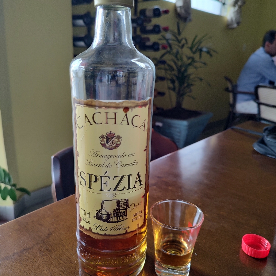 CACHAÇA SPEZIA OURO CARVALHO LABEL: 08/20