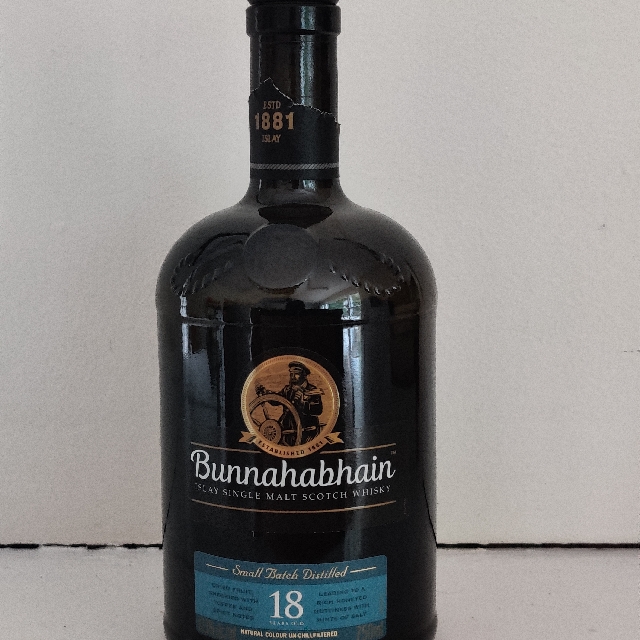 Bunnahabhain Small Batch Distilled 18yr