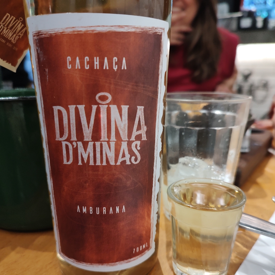 CACHAÇA DIVINA DE MINAS AMBURANA