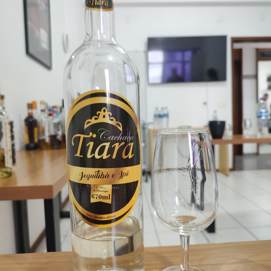 CACHAÇA TIARA JEQUITIBÁ & IPÊ