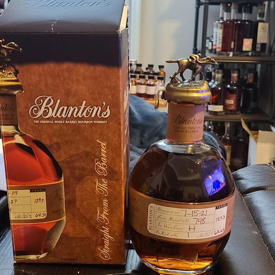 Blanton's Straight From The Barrel (Dumped 2021 - Barrel 748)