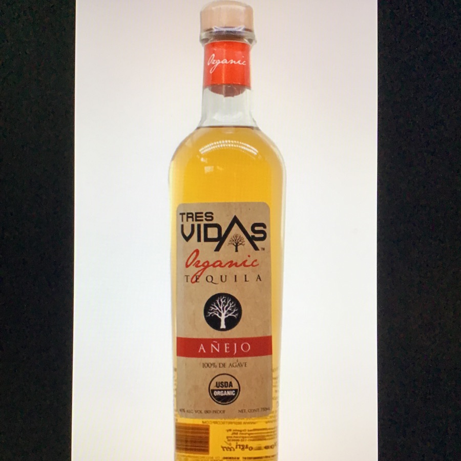 Tres Vidas Añejo
