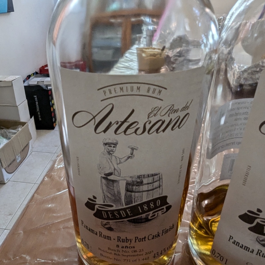 Artesano Panama Rum - Ruby Port Cask Finish - 8 años Batch 08-23