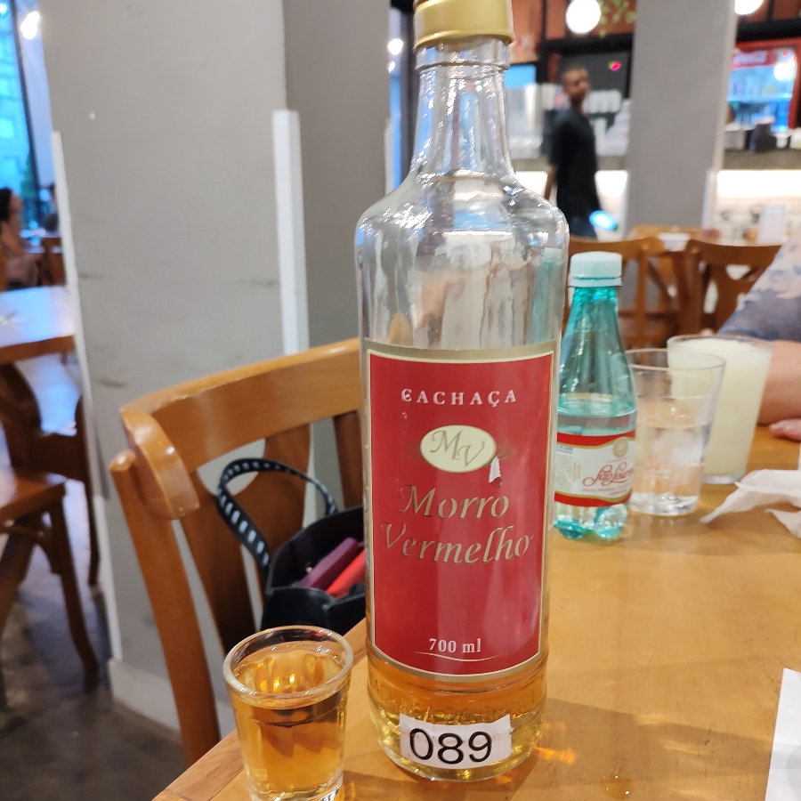 CACHAÇA MORRO VERMELHO OURO