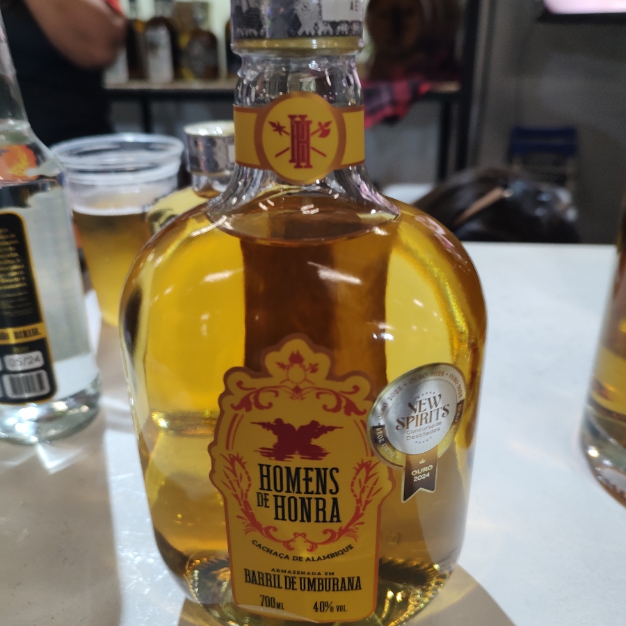 CACHAÇA HOMENS DE HONRA UMBURANA