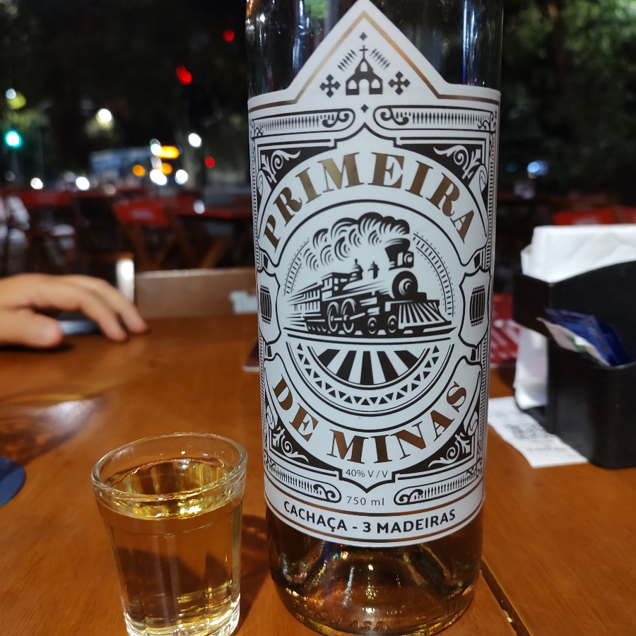 CACHAÇA PRIMEIRA DE MINAS OURO BLEND 3 MADEIRAS
