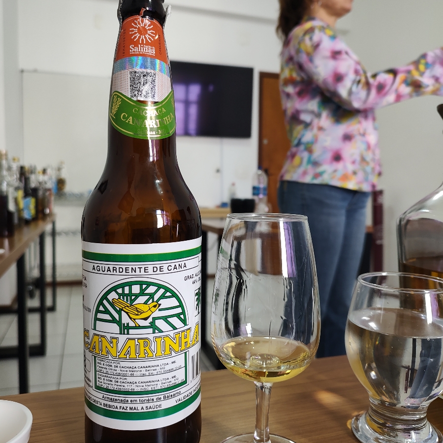 CACHAÇA CANARINHA