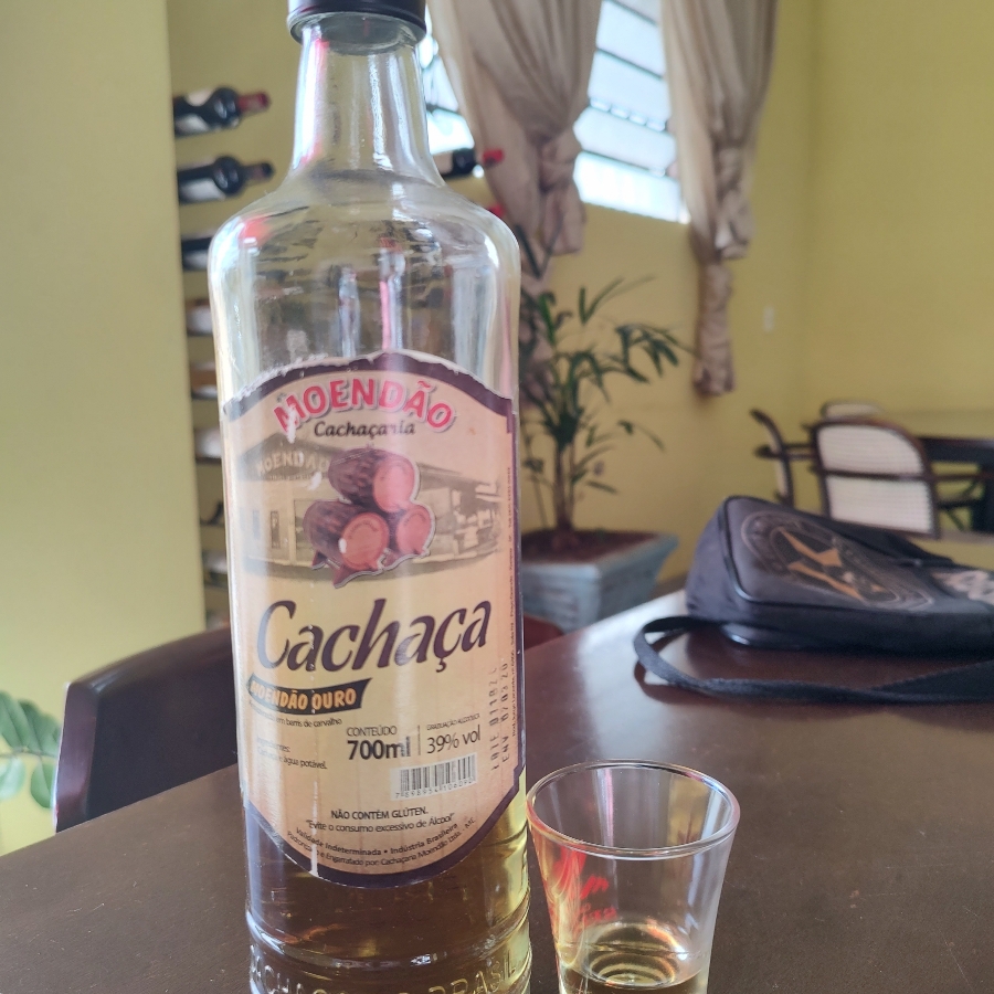 CACHAÇA MOENDAO OURO CARVALHO 4.6 ANOS