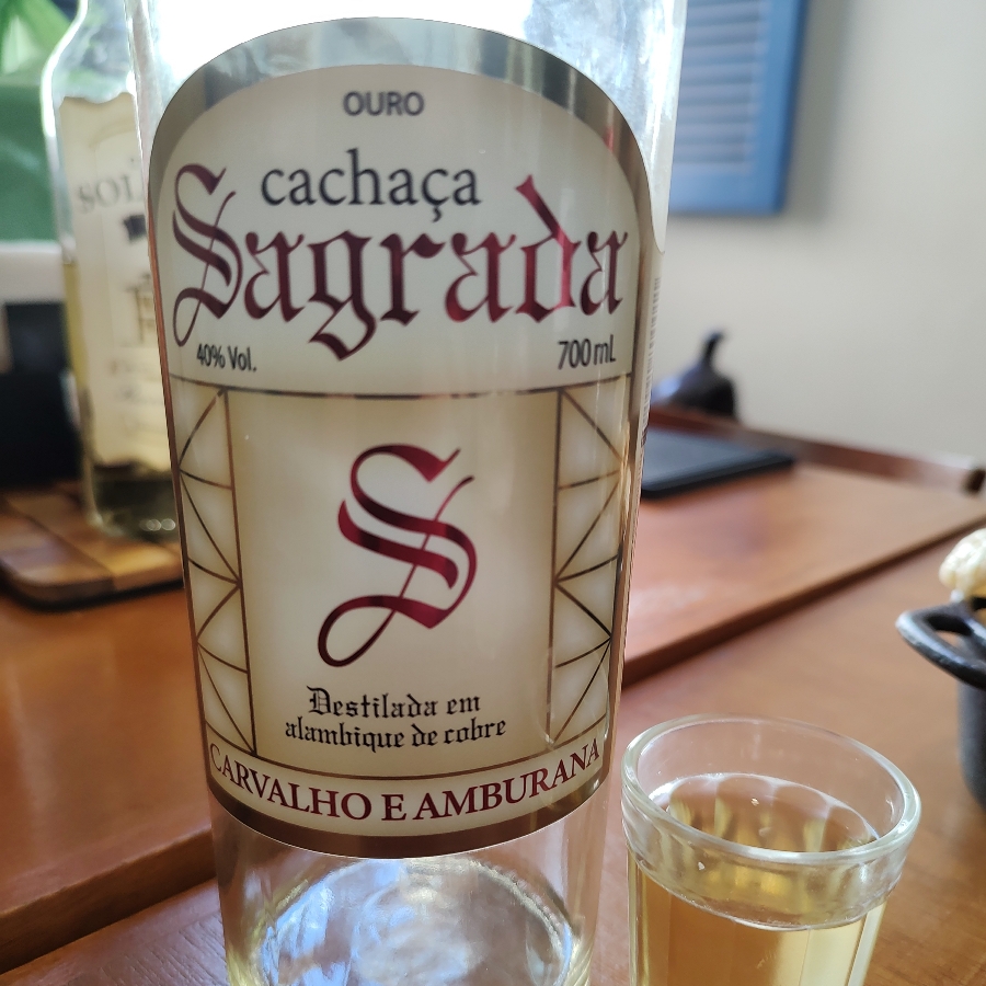 CACHAÇA SAGRADA CARVALHO & AMBURANA
