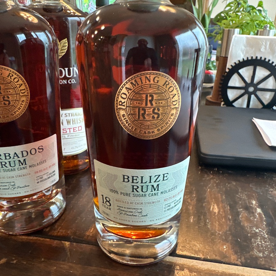 Roaming Road Belize Rum Aged 18 Years