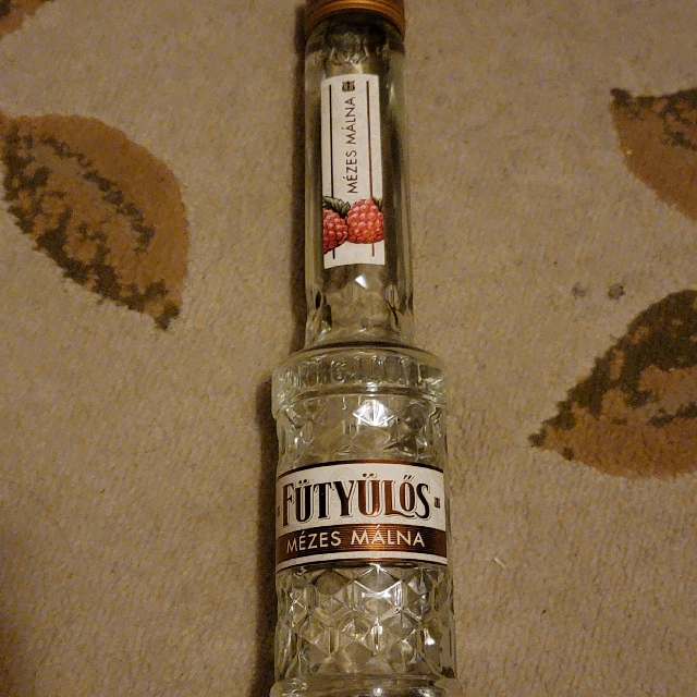 Zwack Fütyülős Mézes Malna