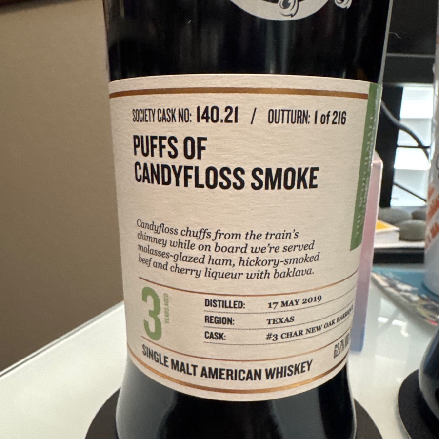 Single Mott whiskey Society 140.21: puffs of candyfloss smoke