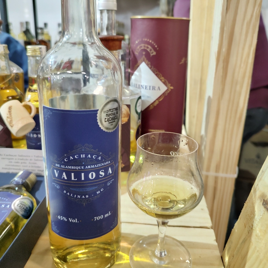 CACHAÇA VALIOSA BLEND BÁLSAMO JEQUITIBÁ ROSA
