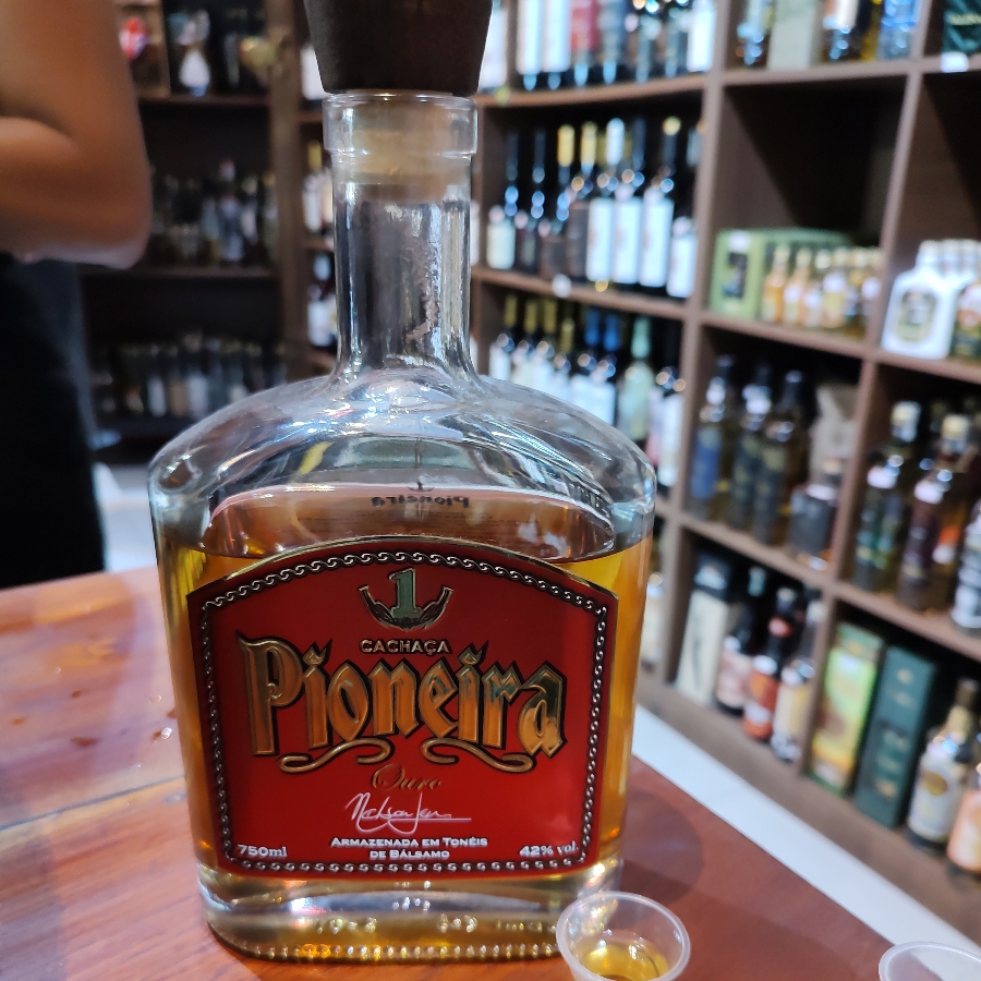 CACHAÇA PIONEIRA BÁLSAMO 10 ANOS GARRAFA ESPECIAL
