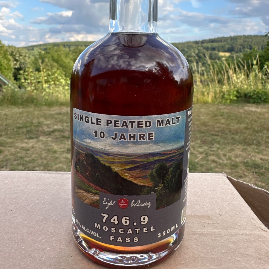 746.9 Eifel Whisky Single Peated Malt "Moscatel Cask" (10 Jahre)
