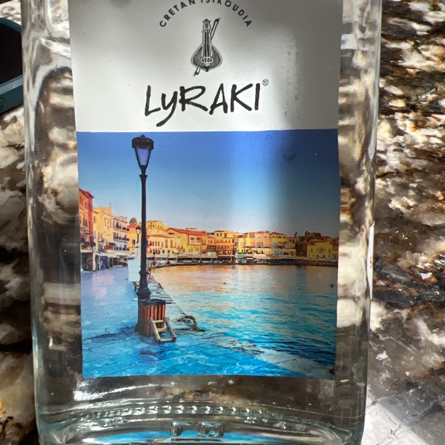 cretan tsikoudia Lyraki