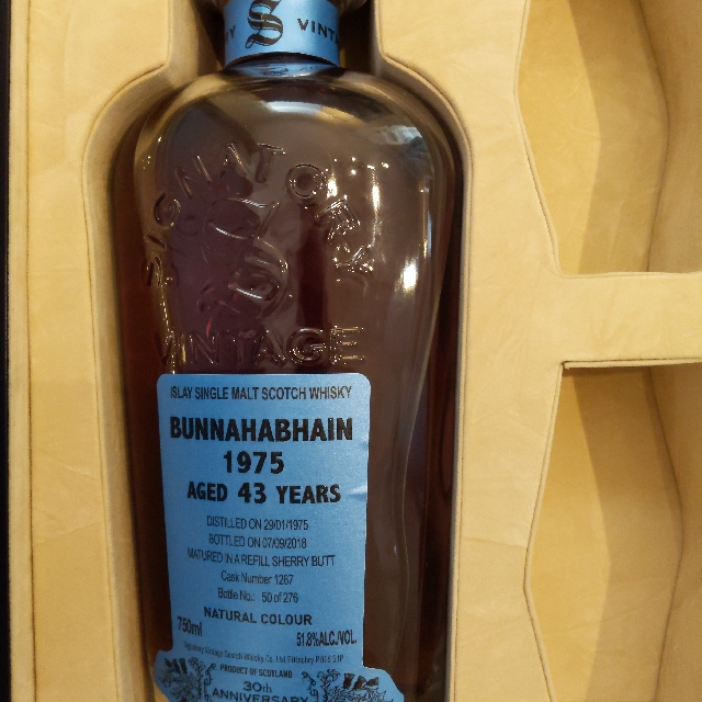 Signatory Vintage 30th Anniversary Bunnahabhain 1975 43-Year-Old