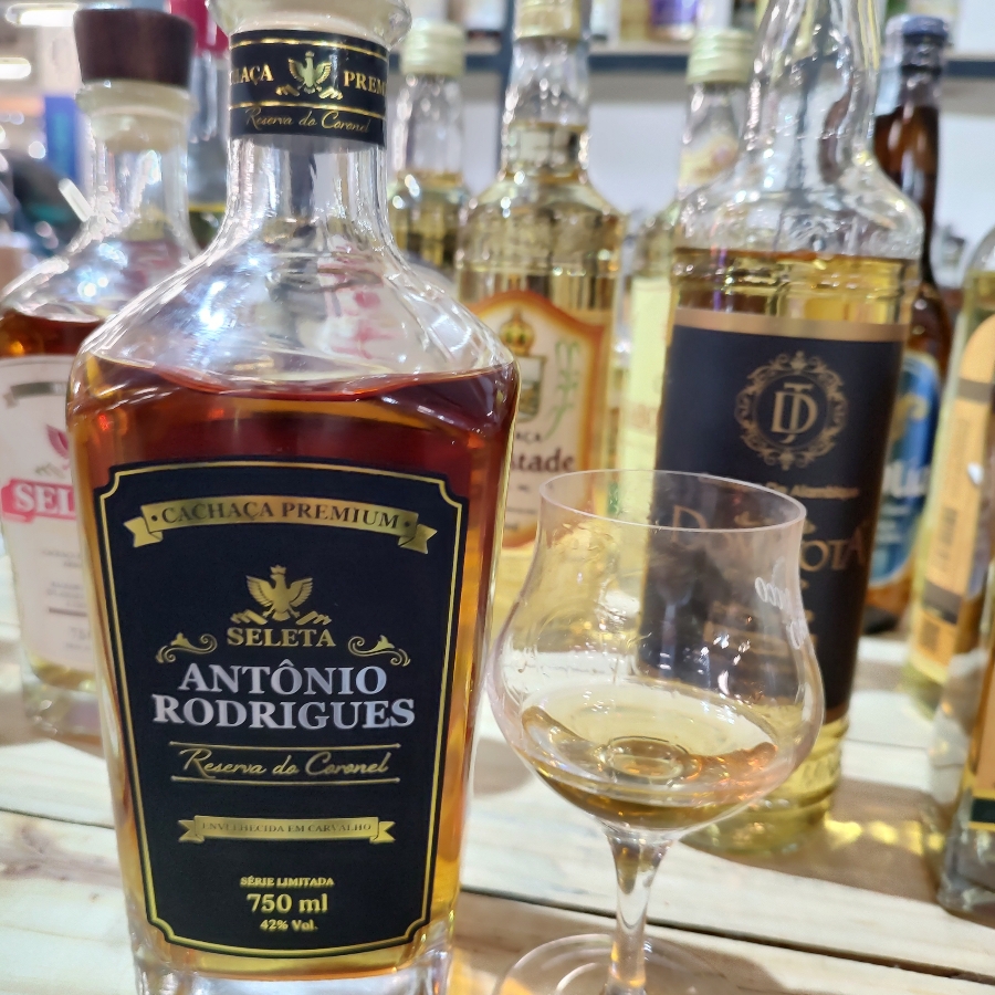 CACHAÇA SELETA ANTONIO RODRIGUES RESERVA DO CORONEL CARVALHO