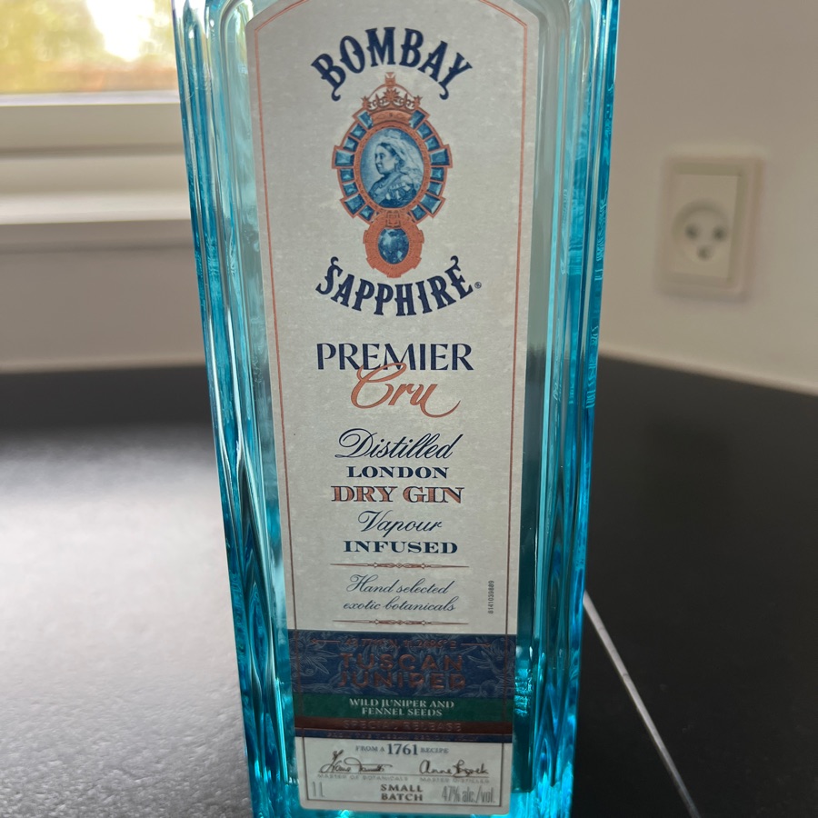 Bombay Sapphire Premier Cru Tuscan Juniper