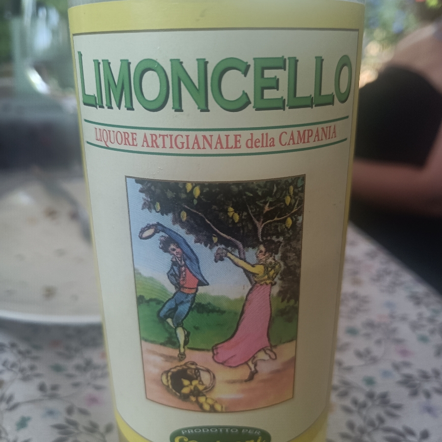 Limoncello - Liquore Artigianale della Campania - Castroni Group