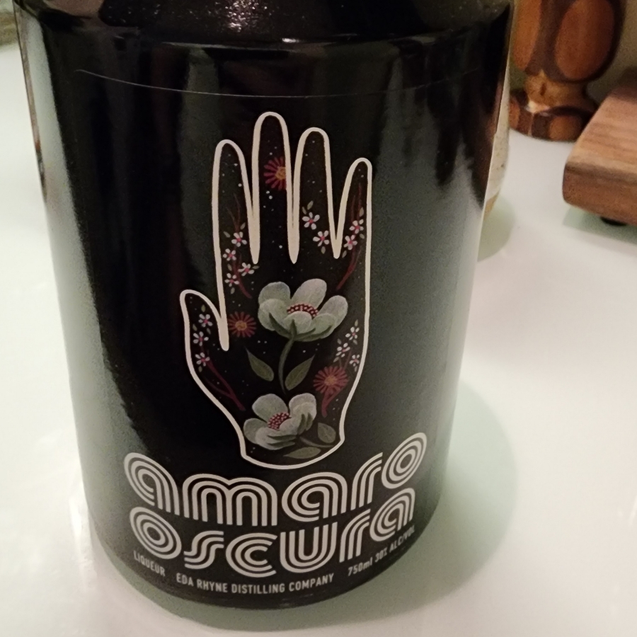 Eda Rhyne amaro oscura