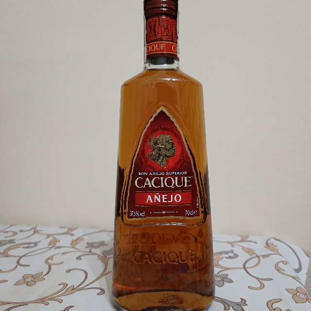 Cacique Añejo
