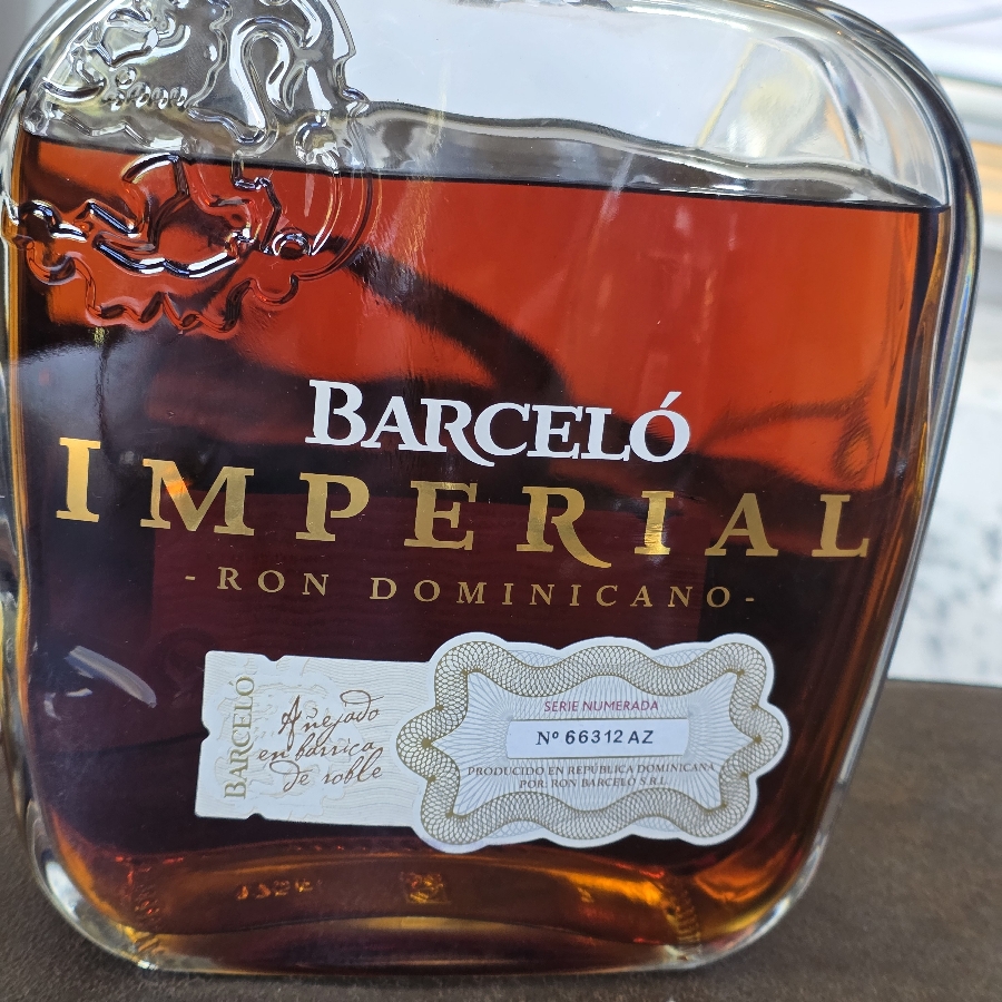 Ron Barcelo Imperial Añejado de barrica de Noble