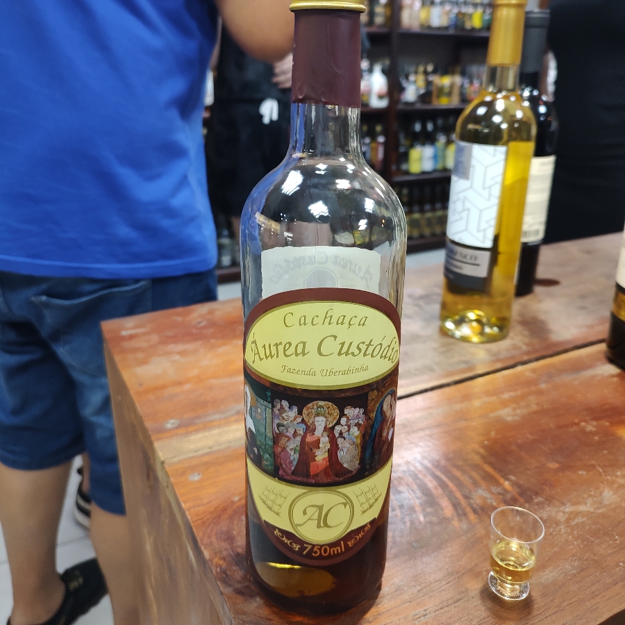 CACHAÇA AUREA CUSTODIO SERIE ICONES DA FE CARVALHO 5 ANOS