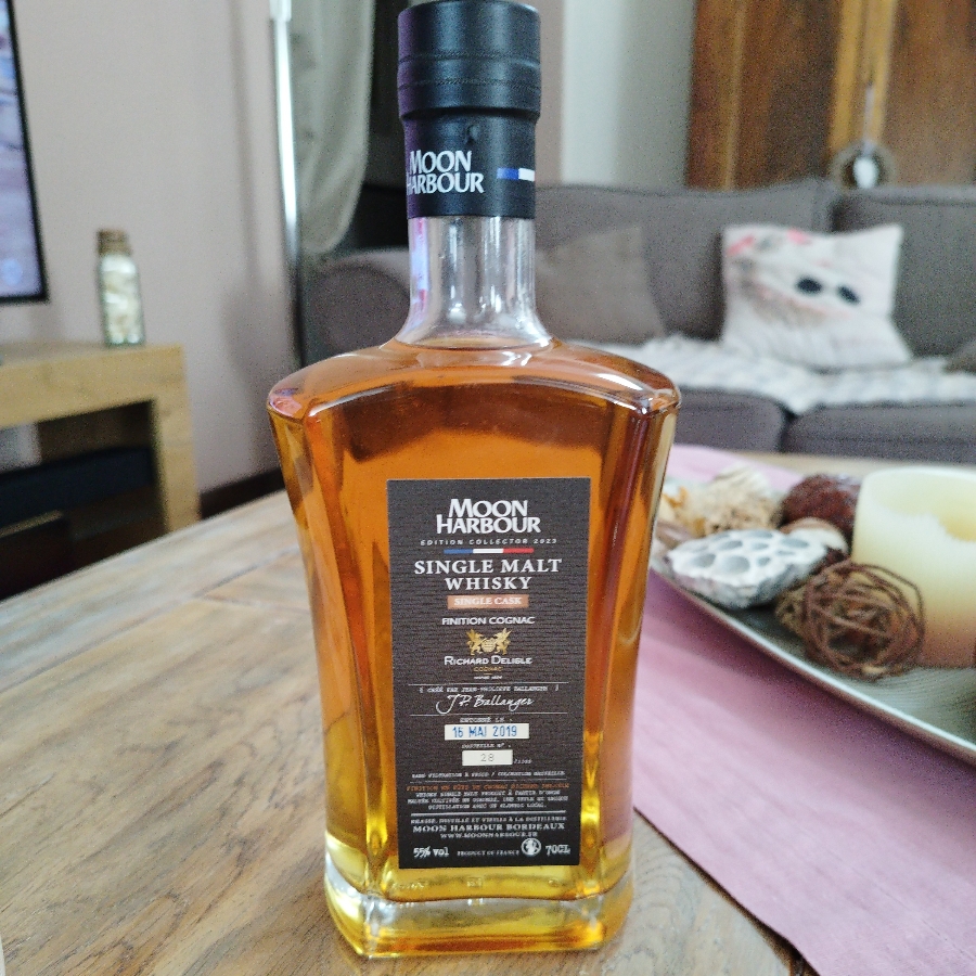Moon Harbour single cask cognac finish