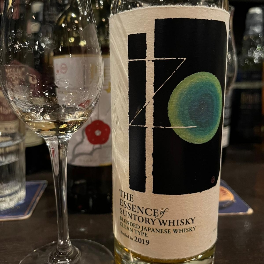 The Essence of Suntory Whisky <Clean Type>