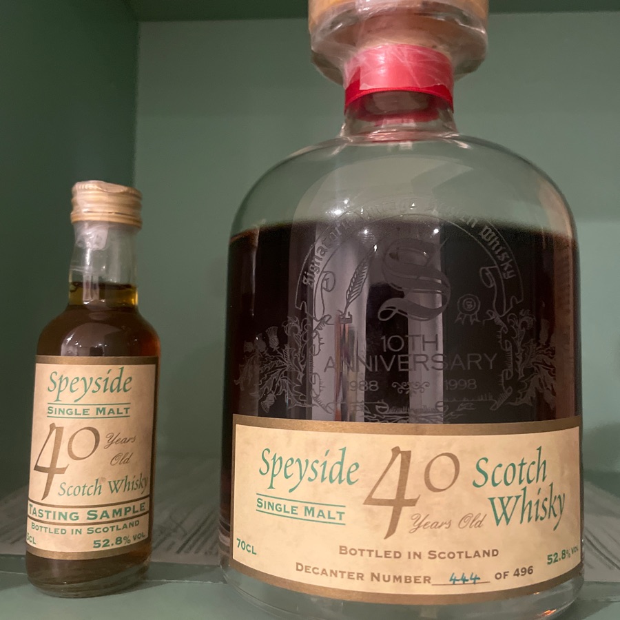 speyside singlemalt 40 years old
bottled in Scotland