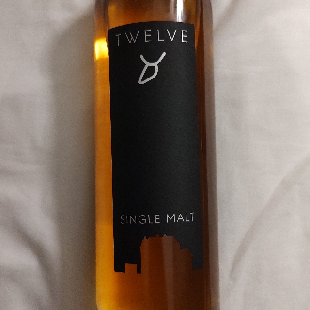 Twelve Basalte