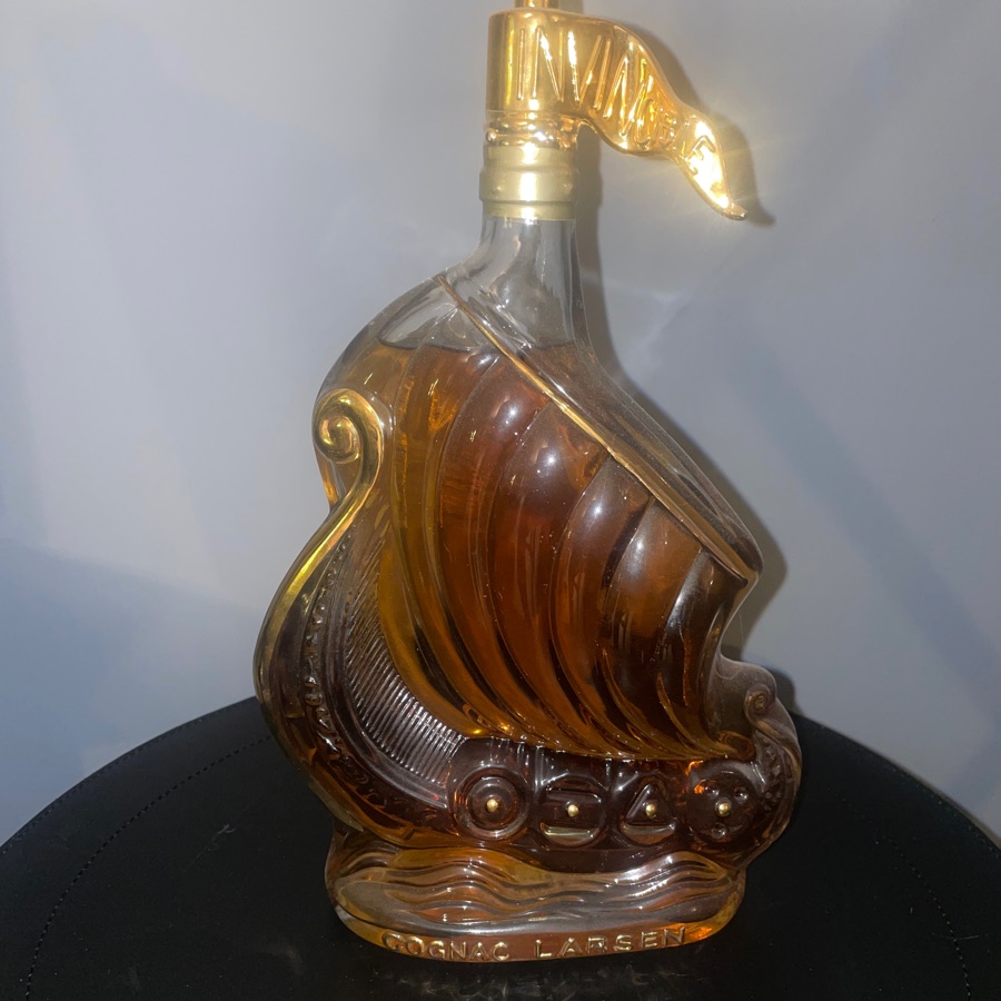 Larsen Fine Cognac Seilet