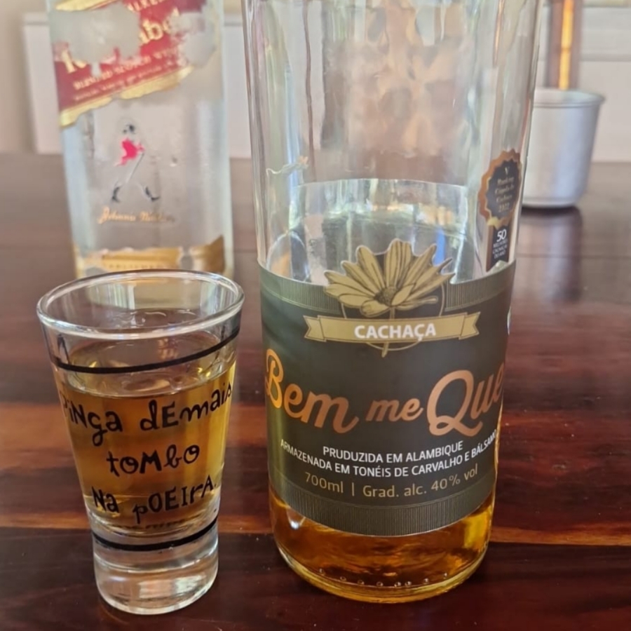 CACHAÇA BEM ME QUER OURO BLEND BÁLSAMO E CARVALHO