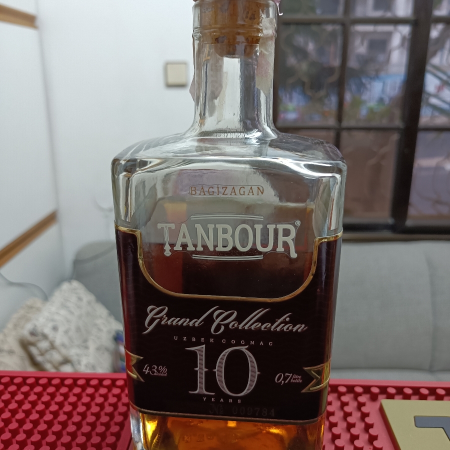 Tanbour -  10 years old - Uzbek Cognac