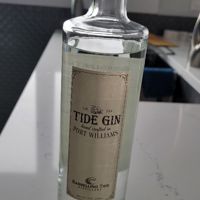 Barrelling Tide Tide Gin