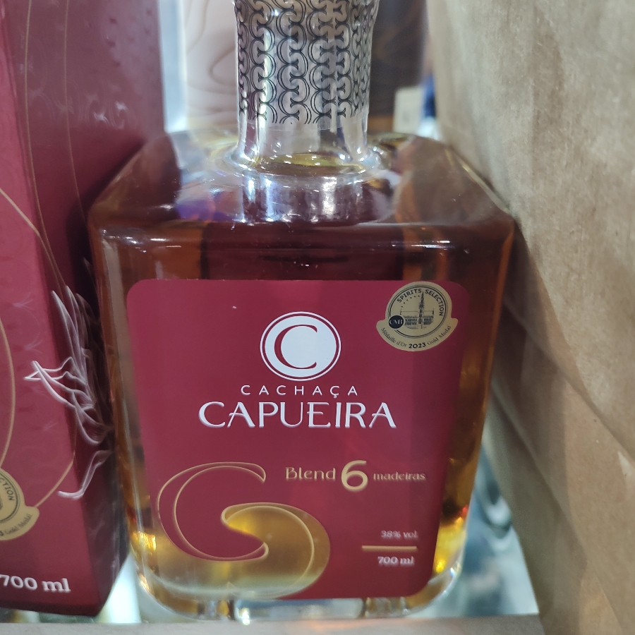 CACHAÇA CAPUEIRA BLEND 6 MADEIRAS