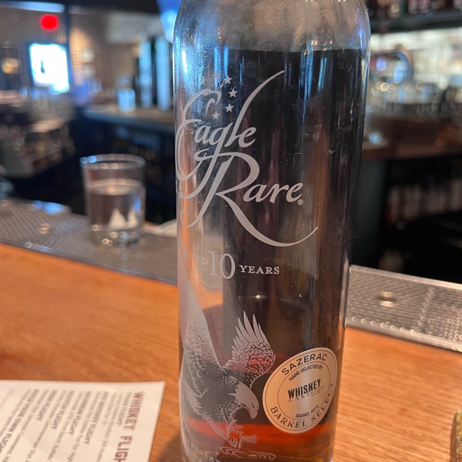 Eagle Rare Aged 10 Years (Whiskey Cake Sazerac Barrel Select)