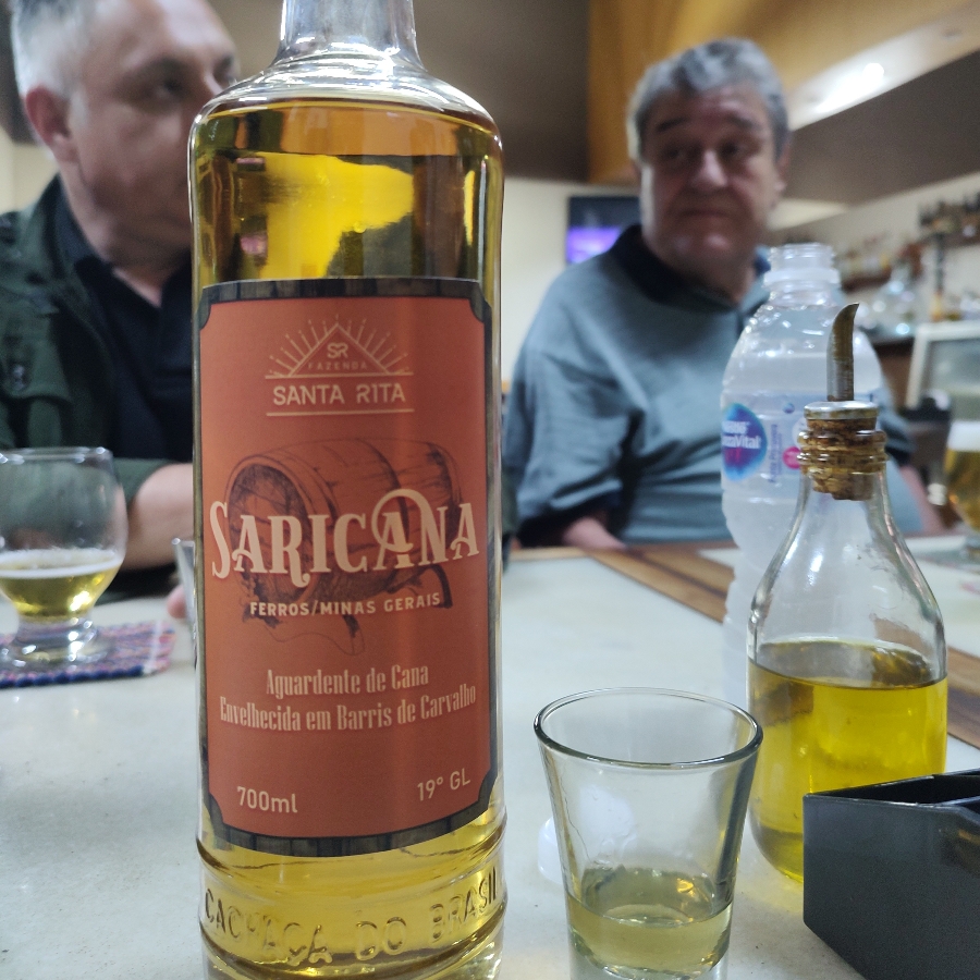 CACHAÇA SARICANA CARVALHO FAZENDA SANTA RITA