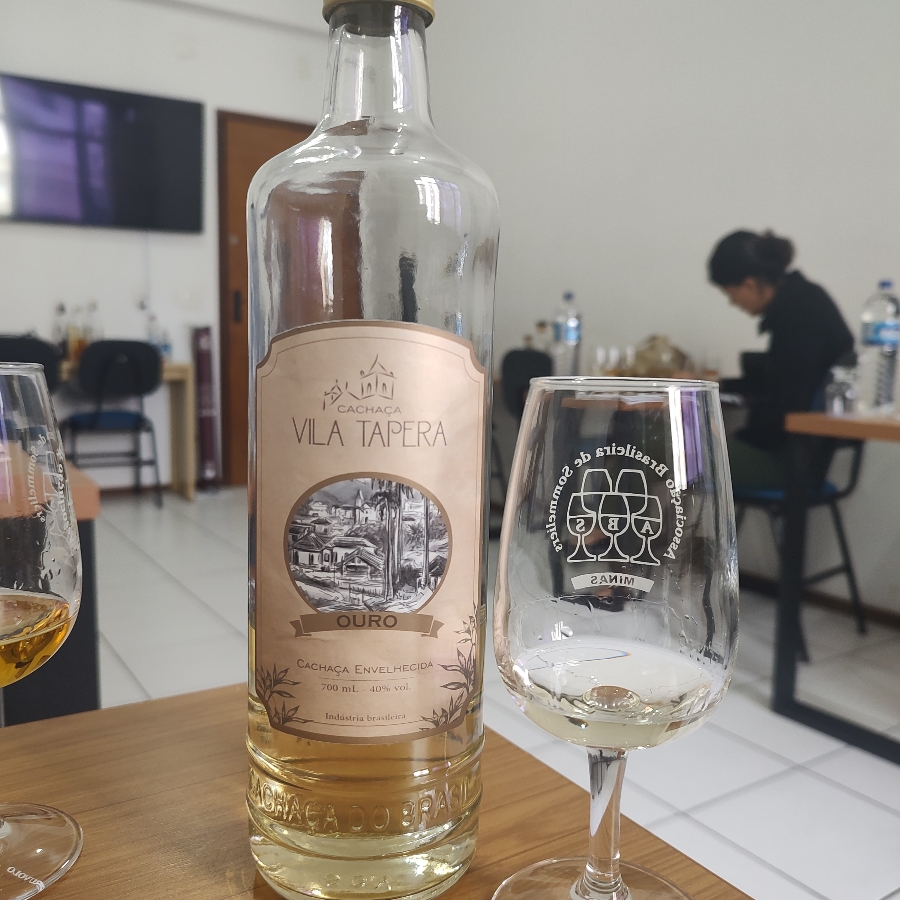 CACHAÇA VILA TAPERA OURO ENVELHECIDA CARVALHO