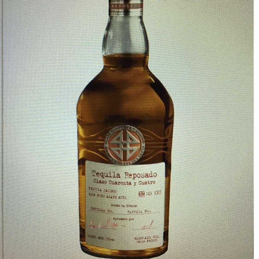 Clase Cuarenta y Cuatro Reposado